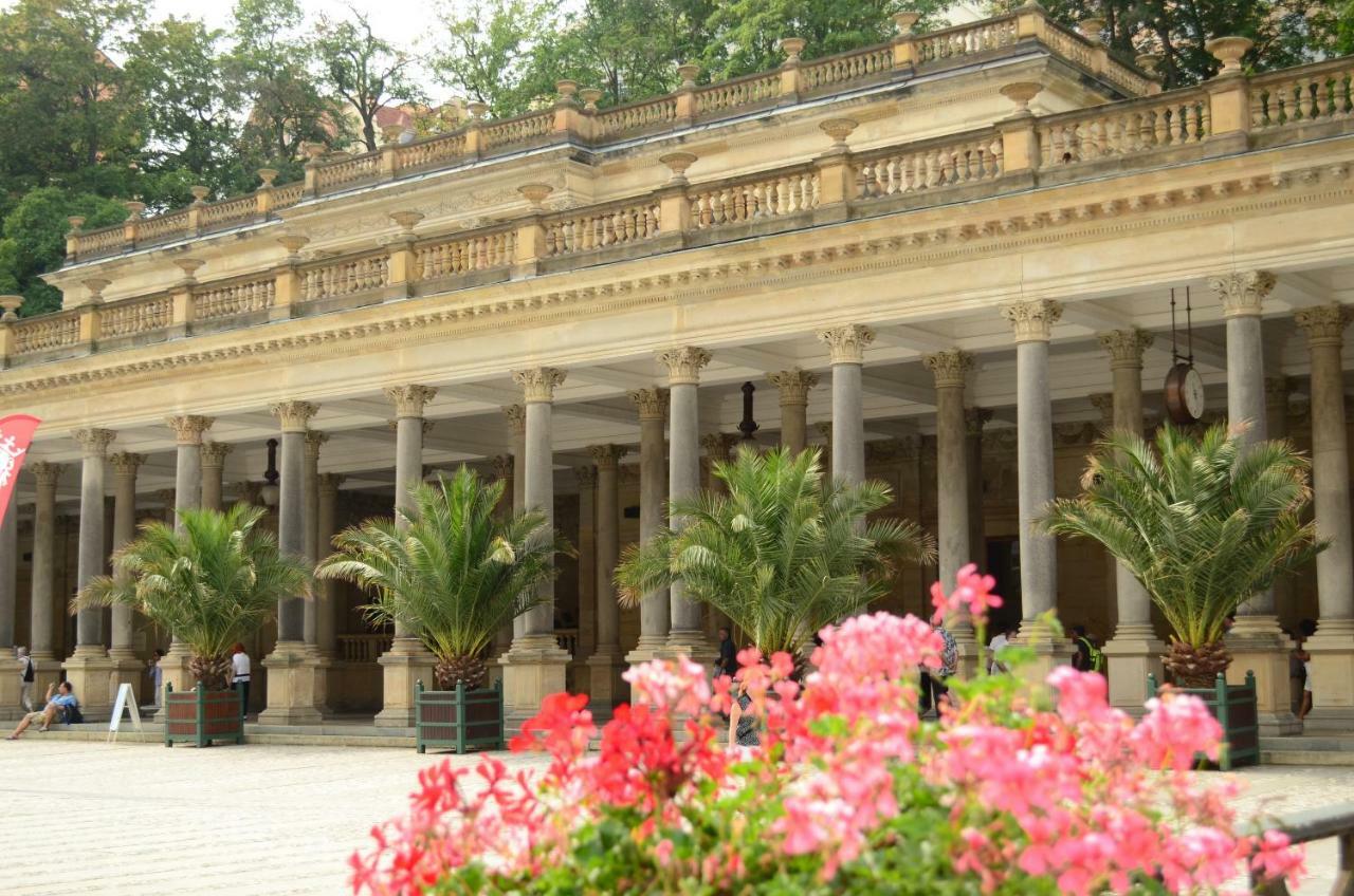 Hotel Petr Karlovy Vary Exterior photo